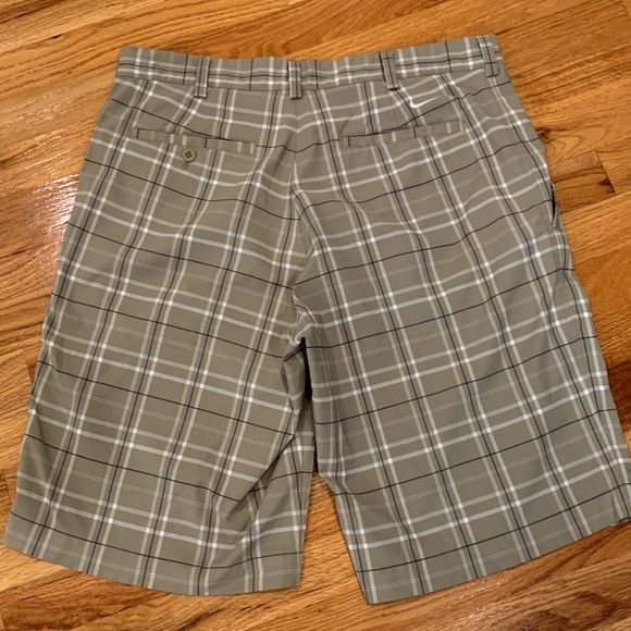 Nike golf shorts - Picture 4 of 5